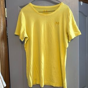 Under armour tshirt semi fitted